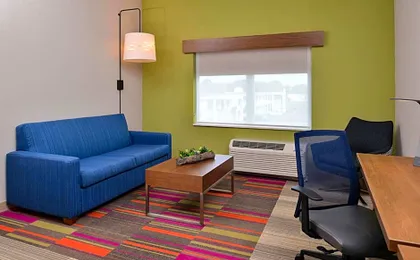 Holiday Inn Express & Suites West Melbourne By IHG