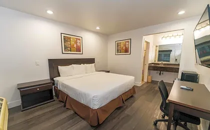 Monterey Surf Inn