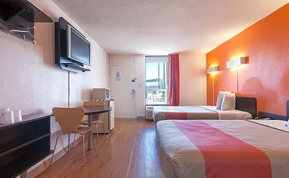 Motel 6-Newnan, GA