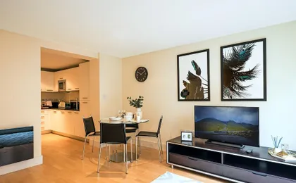 Impeccable 1-Bed Apartment in London City