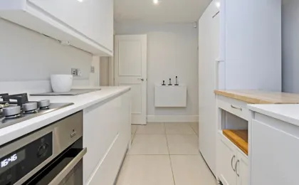 Large 2 Bedroom Kensington Garden Flat