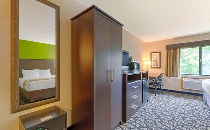 Quality Inn Oshkosh Aviation Park