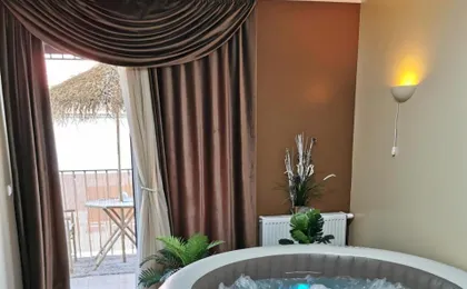 Jacuzzi Studio Apartman Mare's