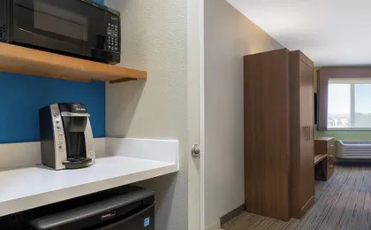Holiday Inn Express Colorado Springs Airport