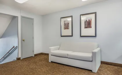 Hometowne Studios & Suites Greensboro