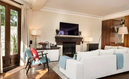 A Chelsea Retreat - 2 BR With Garden and Parking