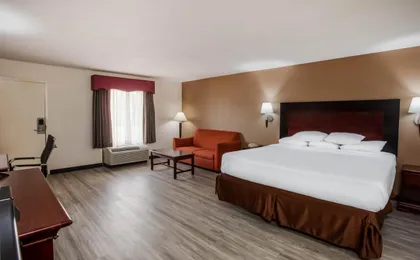 Days Inn & Suites by Wyndham Tyler