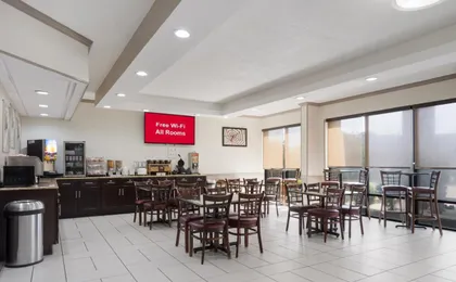 Red Roof Inn & Suites Jacksonville