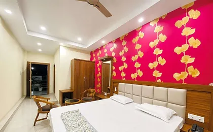 Goroomgo Ganga Vatika Varanasi