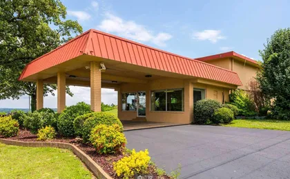 Days Inn by Wyndham Batesville Ar