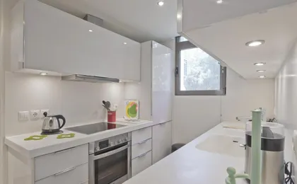 Sea Breeze Spacious Apt Near Vouliagmeni Beach