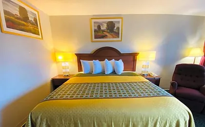 Harrisonville Inn & Suites