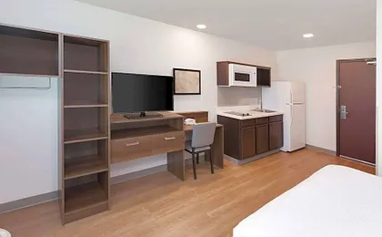 WoodSpring Suites Bakersfield East