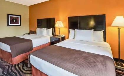 Rock Island Inn & Suites Streator IL