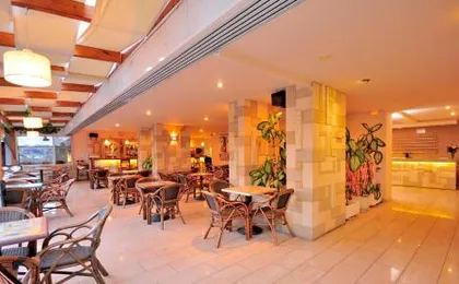 Carina Hotel
