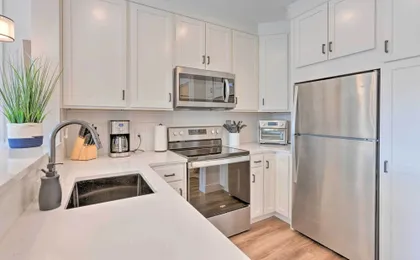 Traverse City Townhome: Walk to Beach!