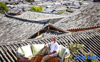 Leisure YueGuLou Inn