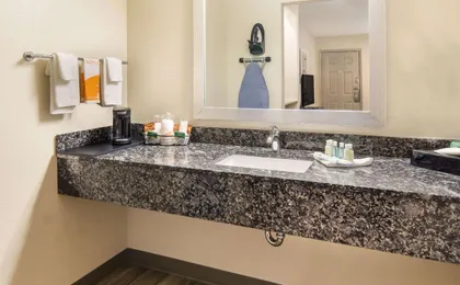 Quality Inn & Suites Dallas-Cityplace