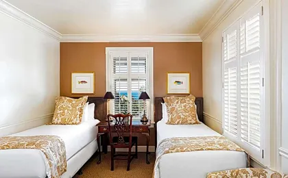 Pine Inn - Carmel