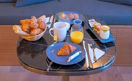 Tinah Paris, Aboukir
