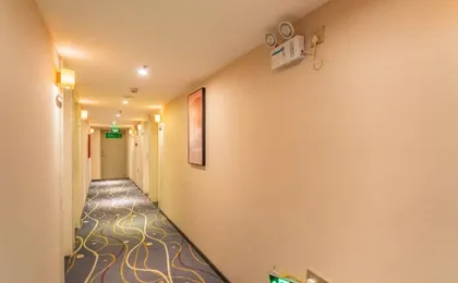 7 Days Premium Hotel（Shenzhen North Station Yicheng Center Branch）