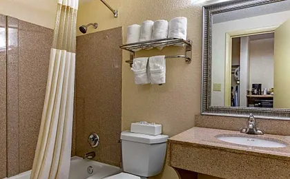 Quality Inn & Suites - Greensboro-High Point