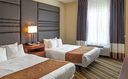 Comfort Suites near Tanger Outlet Mall