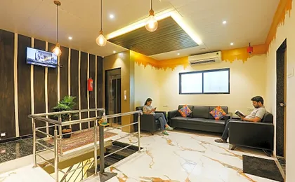 FabHotel Prime Land - Nr. BKC