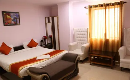 Sarweshwary Hotel