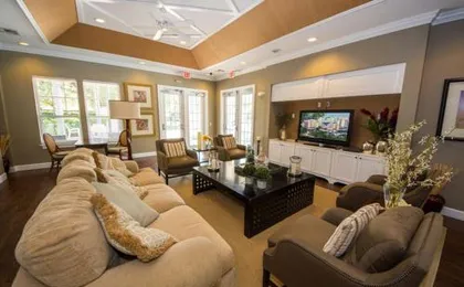 HAPPY PORT, your home very close to entertainment