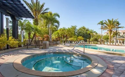 Deluxe 3 Bedroom Apartment Vista Cay Resort 404
