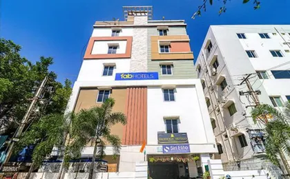 FabHotel Broholic - 200M from CARE Hospitals - Hitech City