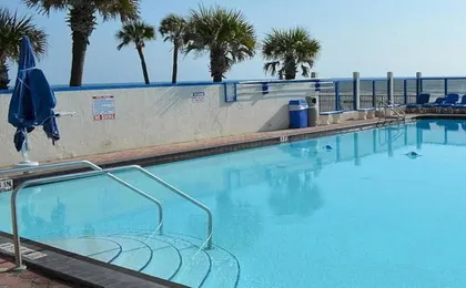 Catalina Beach Club