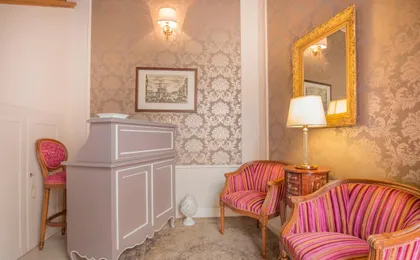 Lady Capulet Apartments