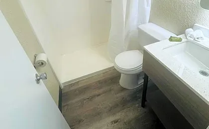 Studios & Suites 4 Less Virginia Beach