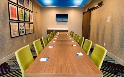Holiday Inn Express & Suites Dayton North - Vandalia By IHG