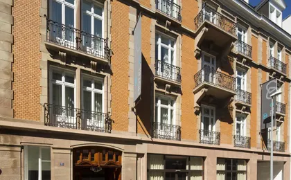 Hotel D