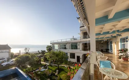 Floral Hotel·Xingfugang Bokewan Hotel (Dali Yanxi Swan Branch)