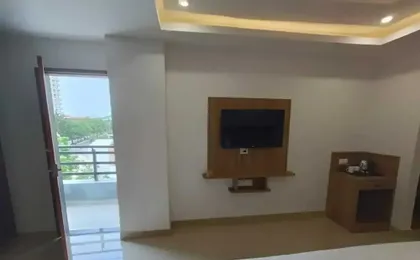 Hotel Raas Inn