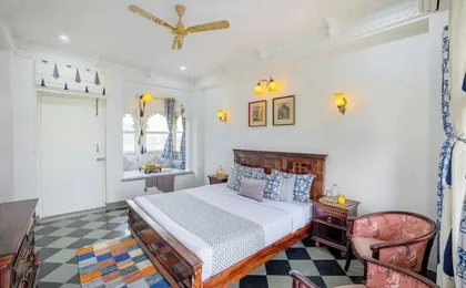 ELIVAAS Amber Royale 3 BHK with Pvt Pool