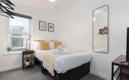 Charles Alexander Short Stay - Charnley House Apartments