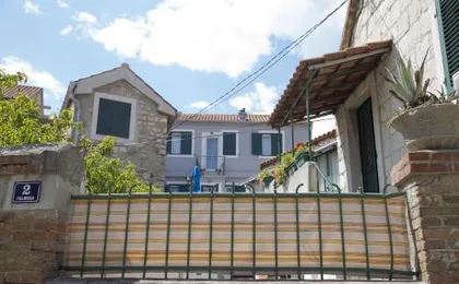 Apartment Pina