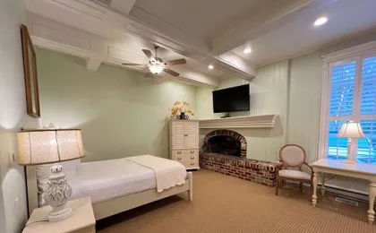 Best Western Grandma's Feather Bed
