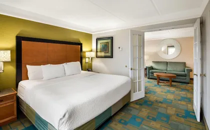 La Quinta by Wyndham Haywood Mall-Near Greenville Downtown