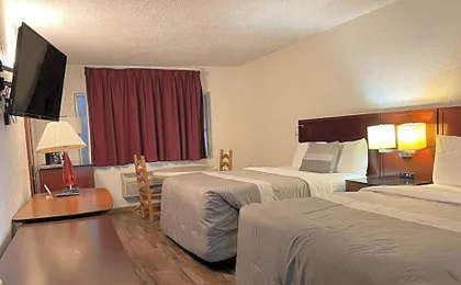 Travelers Beach Inn