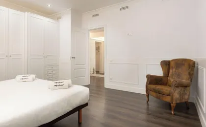 Enjoybcn Coliseum Apartments
