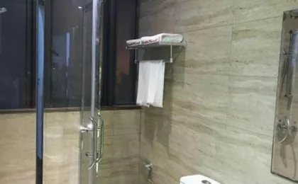Shell Shanghai Minhang District Wenjing Road Metro Station Hotels