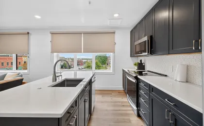 Stylish Downtown Unit With Historic Charm 2 Bedroom Apts