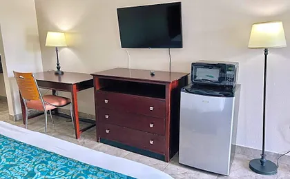 Shining Light Inn & Suites