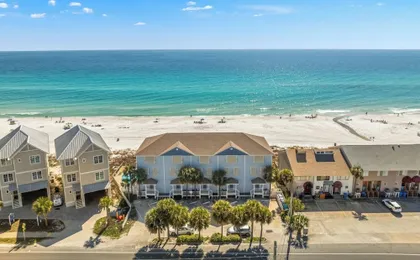 Beachfront Luxury! 4BR Townhouse W/pool & Stunning Gulf Views! Sleeps 10!